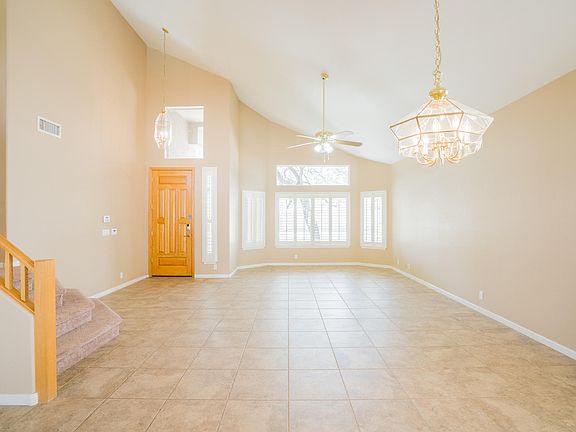 3rd image of 7162 W Dreyfus Dr
