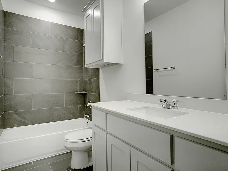 331 Oak Creek Dr — Photo 10