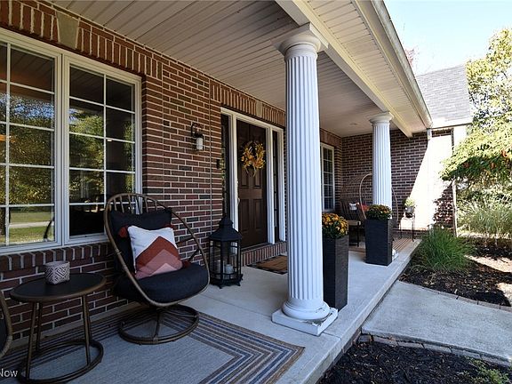 4th image of 1342 Woodmere Dr