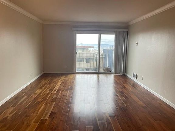 4th image of 646 Corbett Ave #303