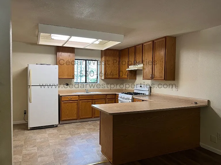 6410 Elm St #A — Photo 9
