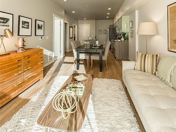 5th image of 1085 103rd Ave NE APT 610