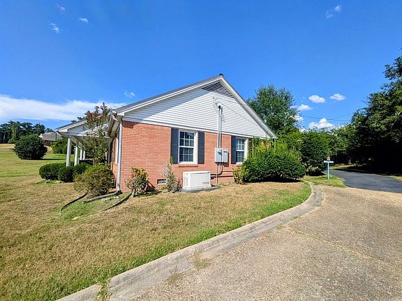 2nd image of 963 Ridgeview Rd