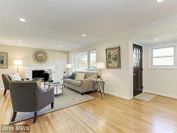 2nd image of 5004 Elsmere Ave
