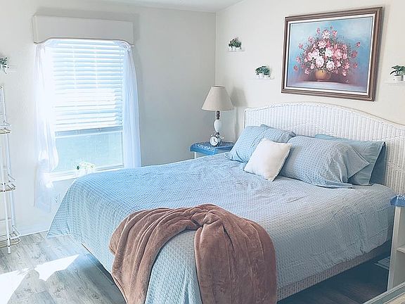 3rd image of 908 Trevino Dr #1