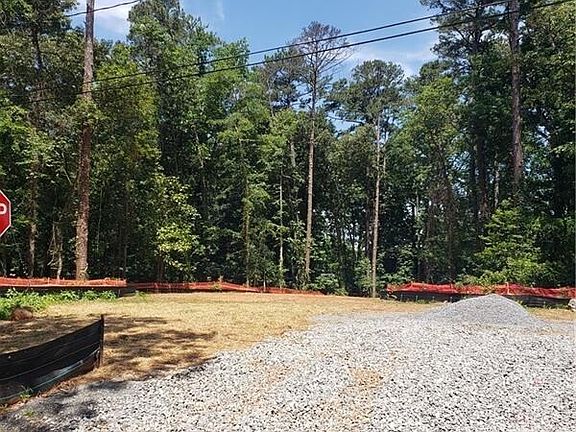 2nd image of 2280 Belmont Cir