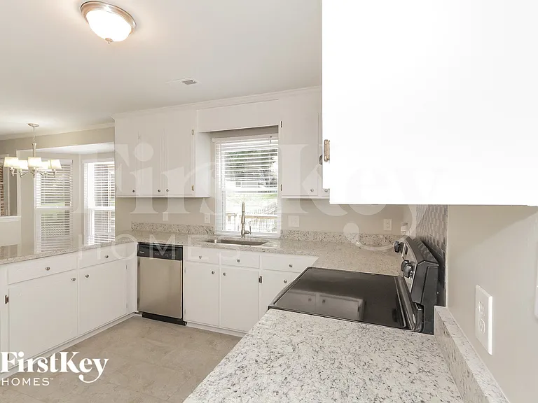 10603 Par Cove Ln — Photo 8