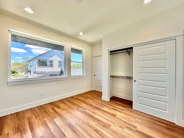 5605 Samuel Huston Ave #2 — Photo 10