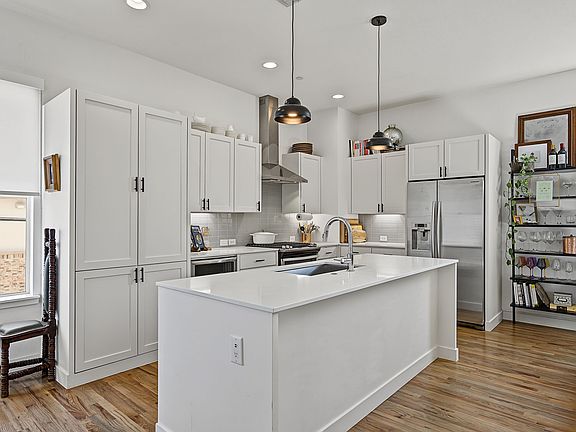 3rd image of 2310 N Fitzhugh Ave #40
