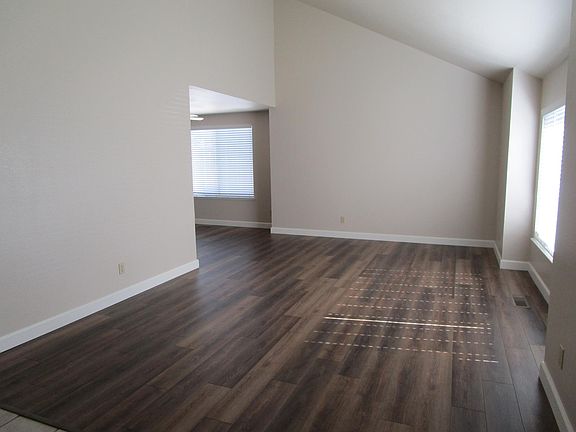 4th image of 3182 Serra Ct