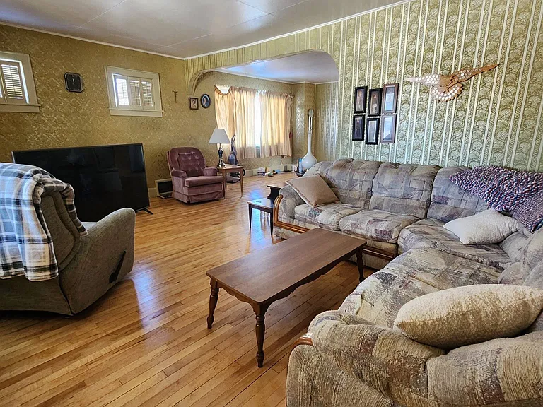 502 Ascherman St — Photo 3