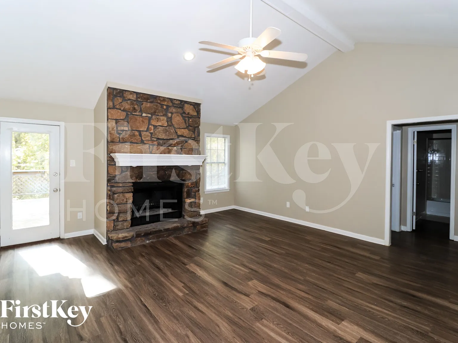 3 bed, 2.0 bath, 1649 sqft, $1,665 — Photo 4