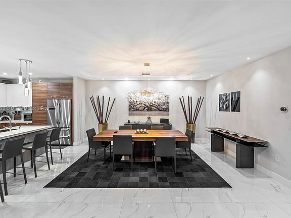 4th image of 718 Valencia Ave #305