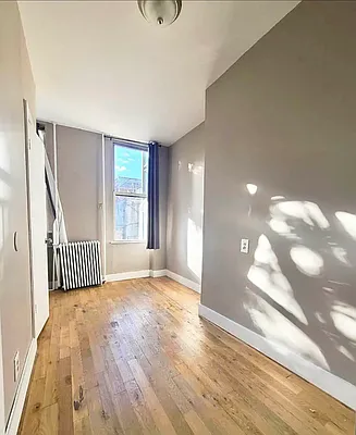 Rented by Delmark Realty LLC | media 23