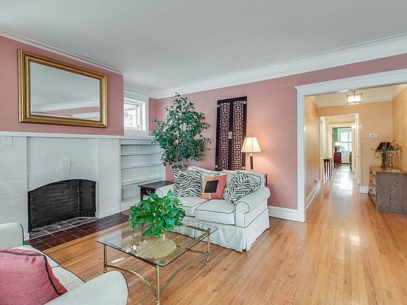 3rd image of 935 Judson Ave #1