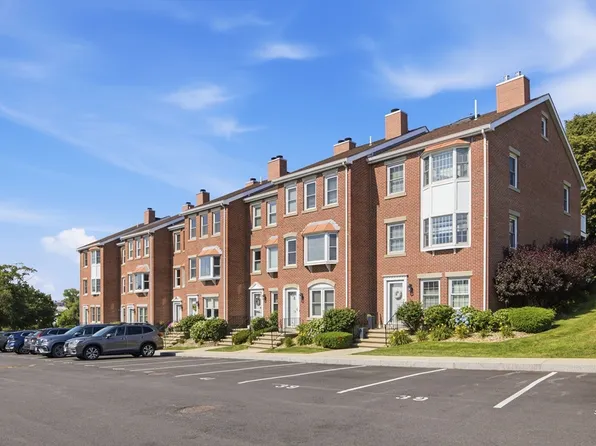 49 Breakwater Dr #T-10, Chelsea, MA 02150
