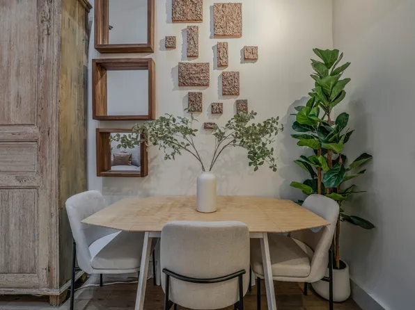 155 West 15th Street image 3 of 22