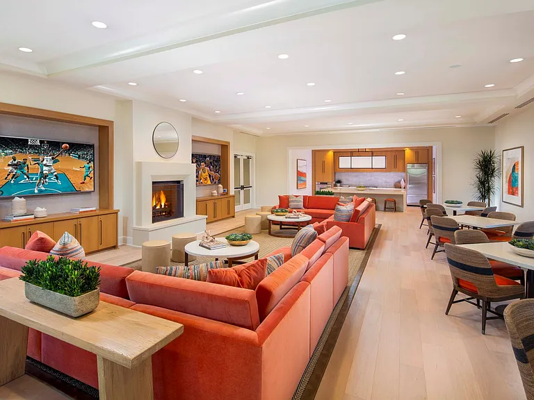 Redwood Place Apartment Homes — Photo 6