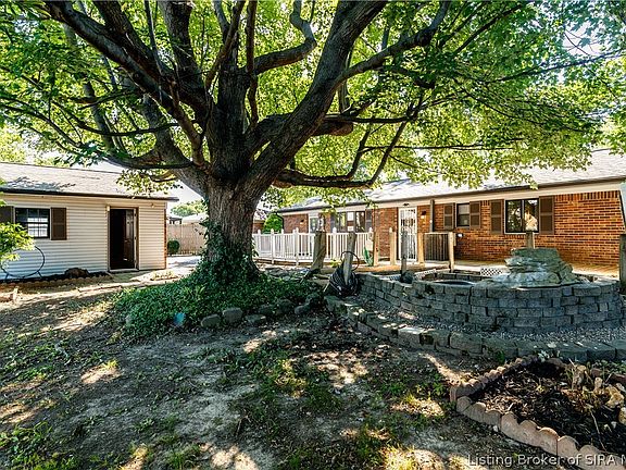 3rd image of 2321 Bishop Road