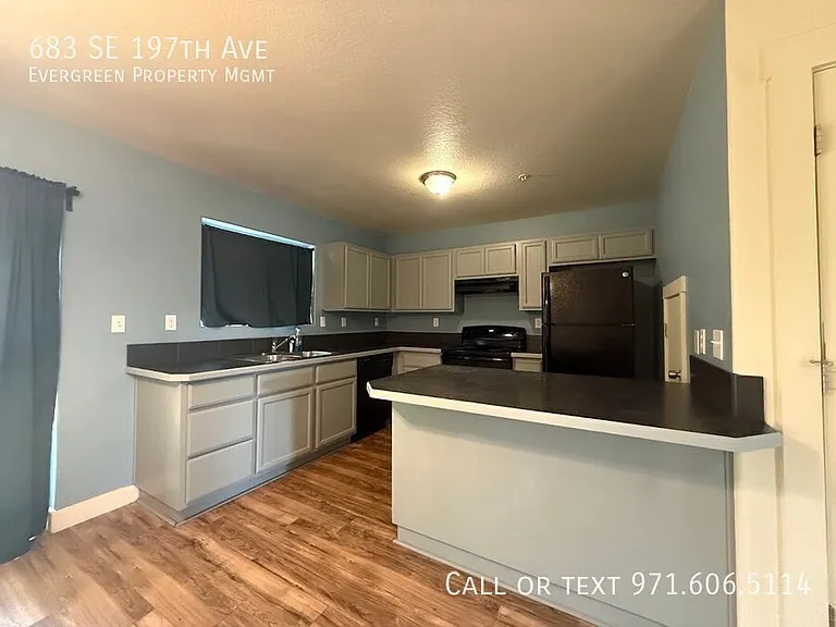 683 SE 197th Ave — Photo 17