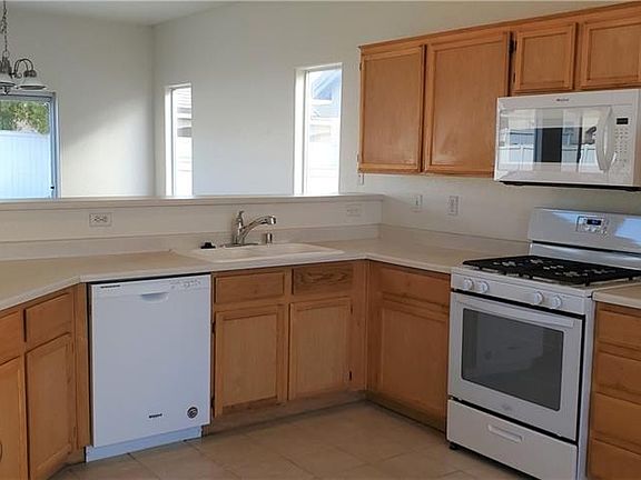 4th image of 3770 Idlewood Ave