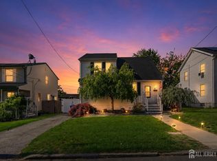 81 Lockwood Ave, Woodbridge, NJ 07095