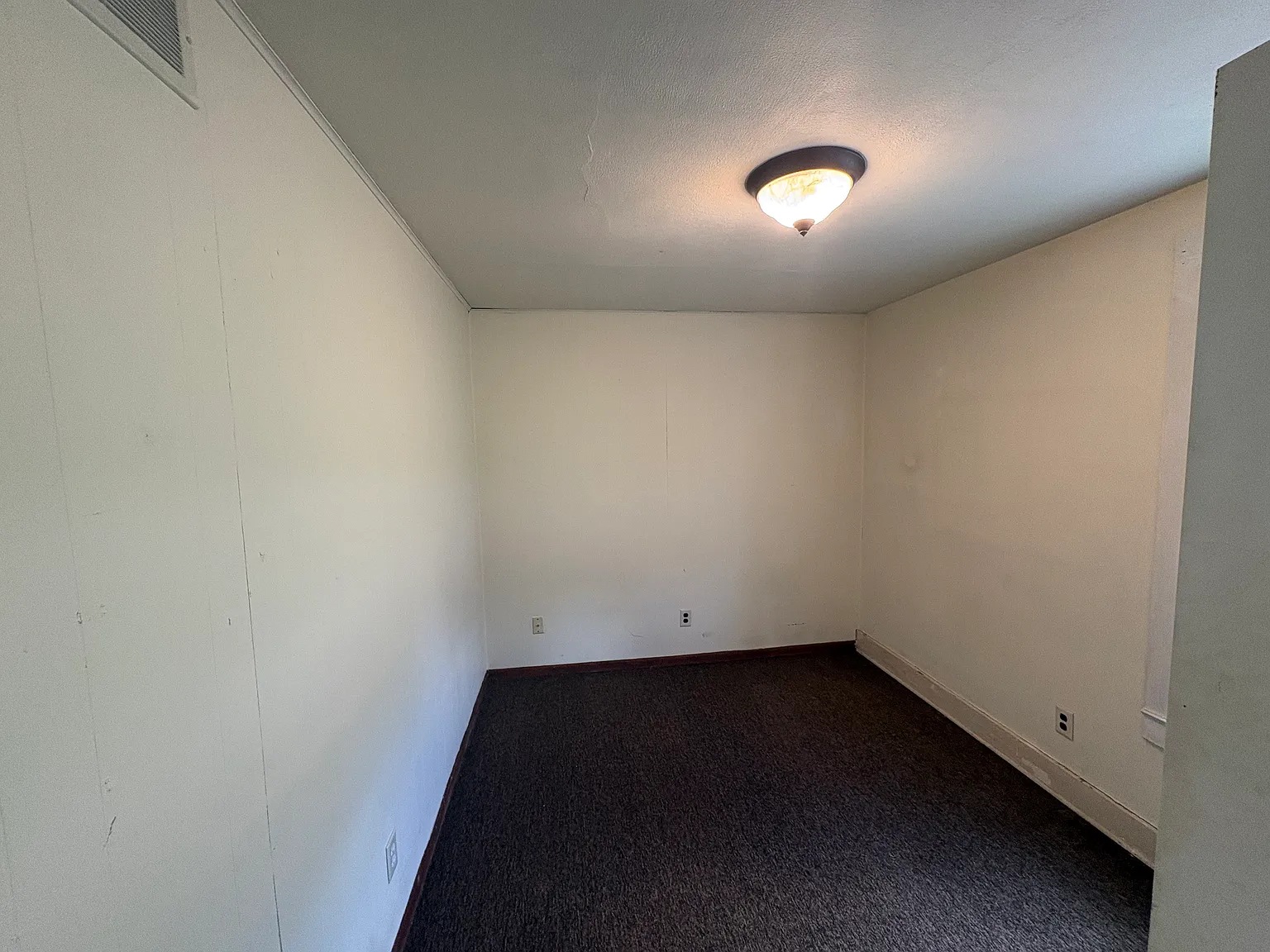5 bed, $1,575 — Photo 2