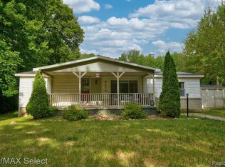 3218 Amelia Ave, Flushing, MI 48433