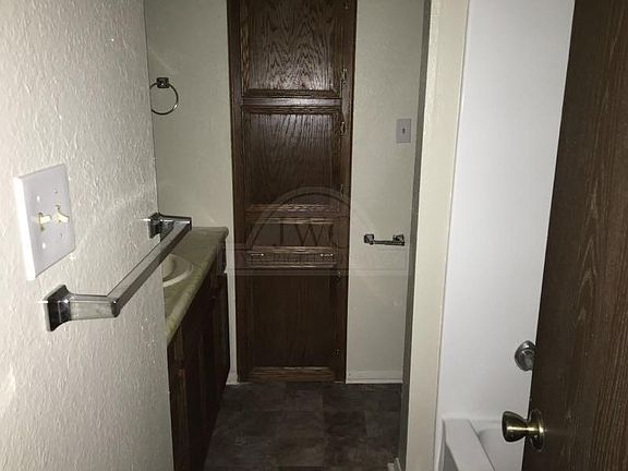 2nd image of 4505 Chase Cir APT A