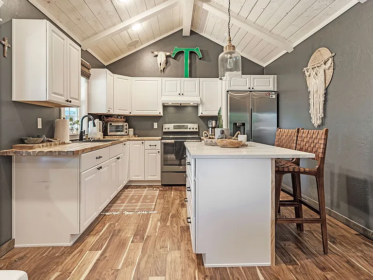 110 Mountain Meadow Rd — Photo 3