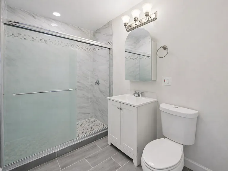 559 Hyde Park Ave #2 — Photo 3