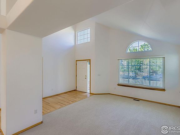 4th image of 1475 Clover Creek Dr