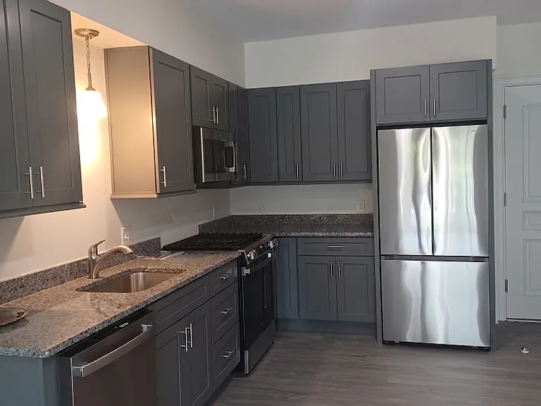 10 Franklin Ave #204 — Photo 4