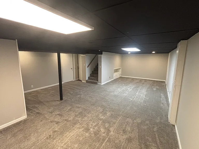 2403 NE 72nd St — Photo 13