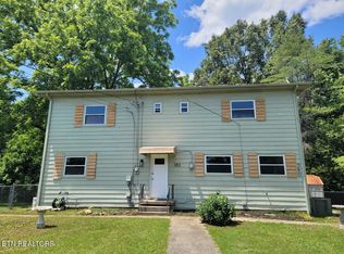 380 W Outer Dr, Oak Ridge, TN 37830