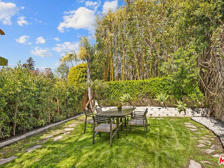 587 Entrada Dr — Photo 28