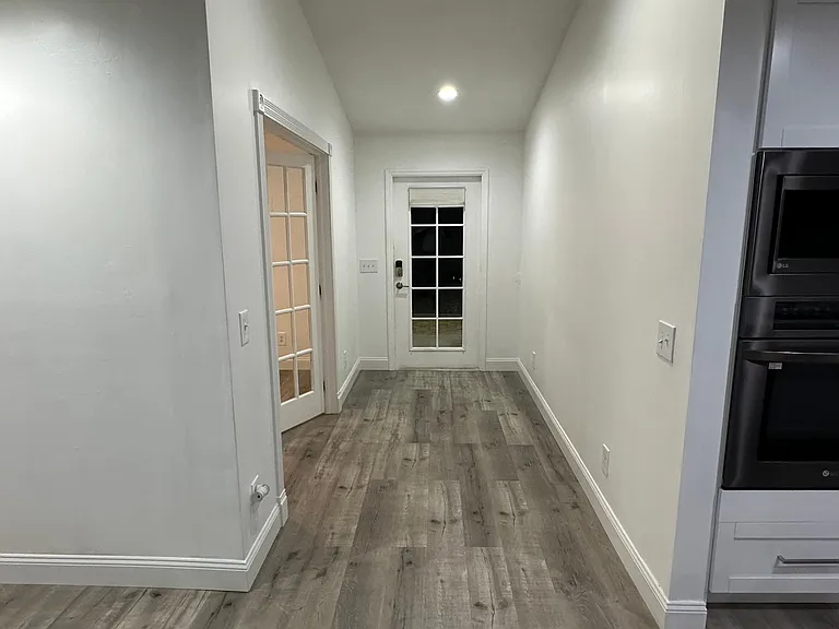 1025 NE 32nd Ln — Photo 10