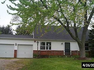 19801 Cross Creek Rd, Bowling Green, OH 43402