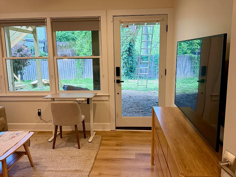 1815 Forest Ave — Photo 3
