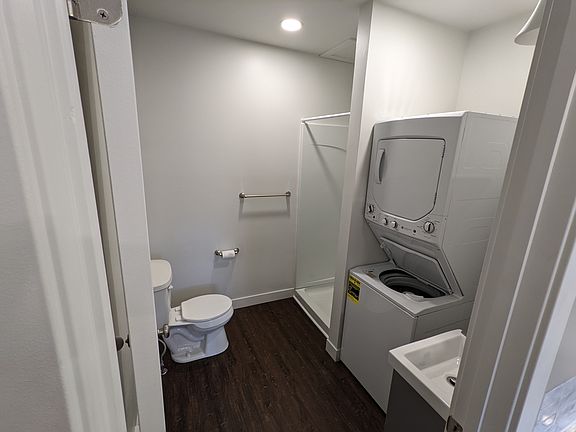 5th image of 106 W 13th St Unit 3