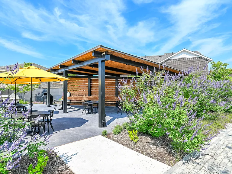 BB Living Light Farms — Photo 43