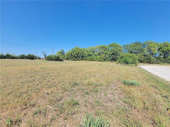 3rd image of W Sumac Dr