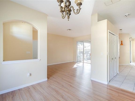4th image of 3798 Glenford Dr