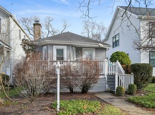 2439 Cowper Ave, Evanston, IL 60201