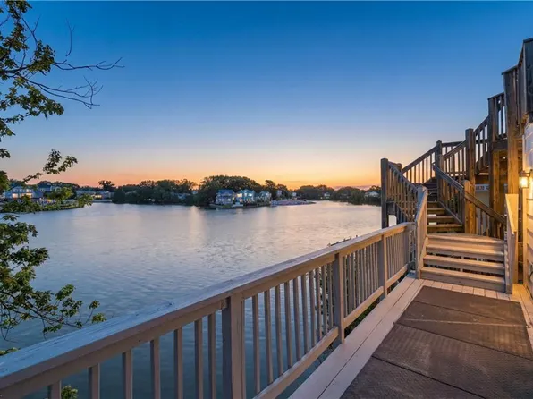209 Lake Dr, Virginia Beach, VA 23451