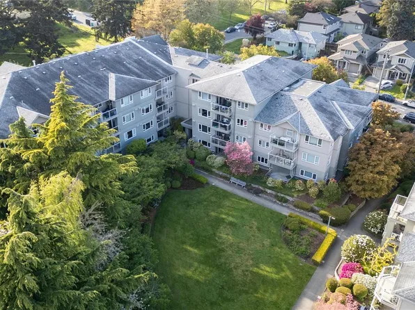 951 Topaz Ave #103, Victoria, BC V8T 2M2