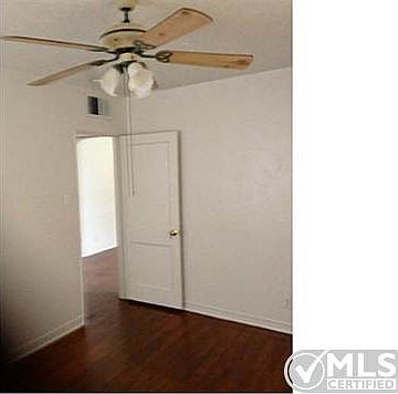 5th image of 429 Alicia Dr