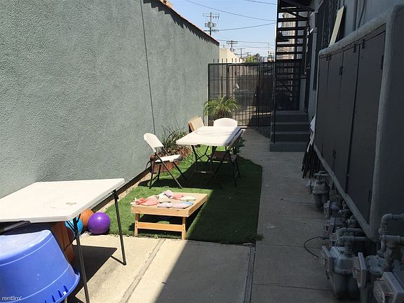 Common Area Backyard 1