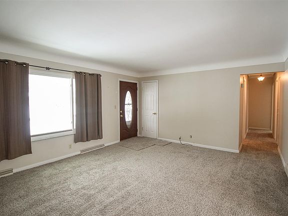 5th image of 3049 Oakwood Dr