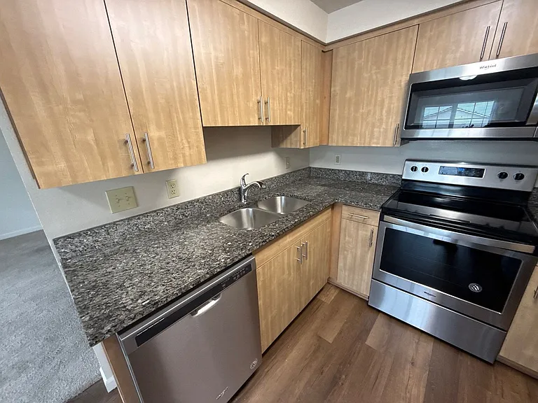 905 Bryan Ct — Photo 9
